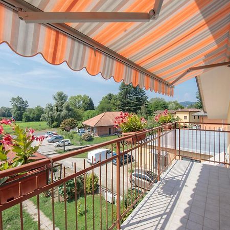 Silver Lake Apartment - Happy Rentals Angera Buitenkant foto