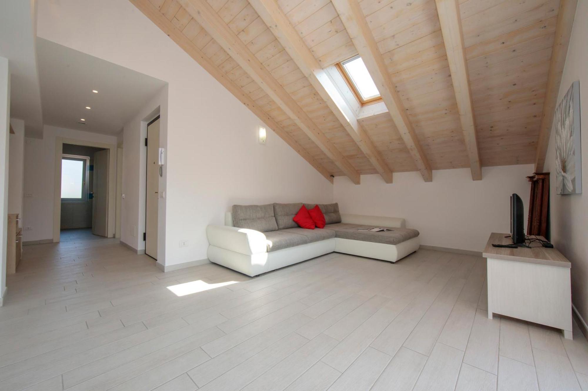 Silver Lake Apartment - Happy Rentals Angera Buitenkant foto