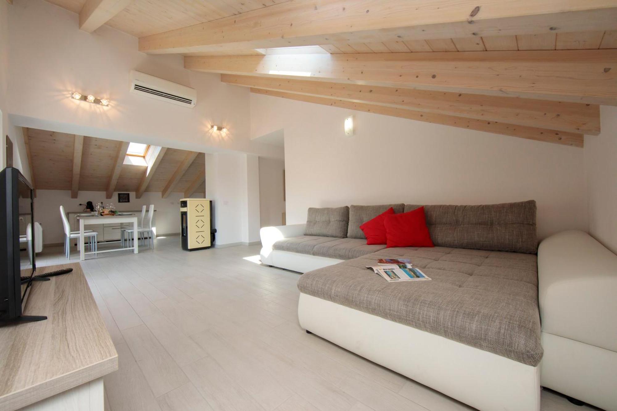 Silver Lake Apartment - Happy Rentals Angera Buitenkant foto