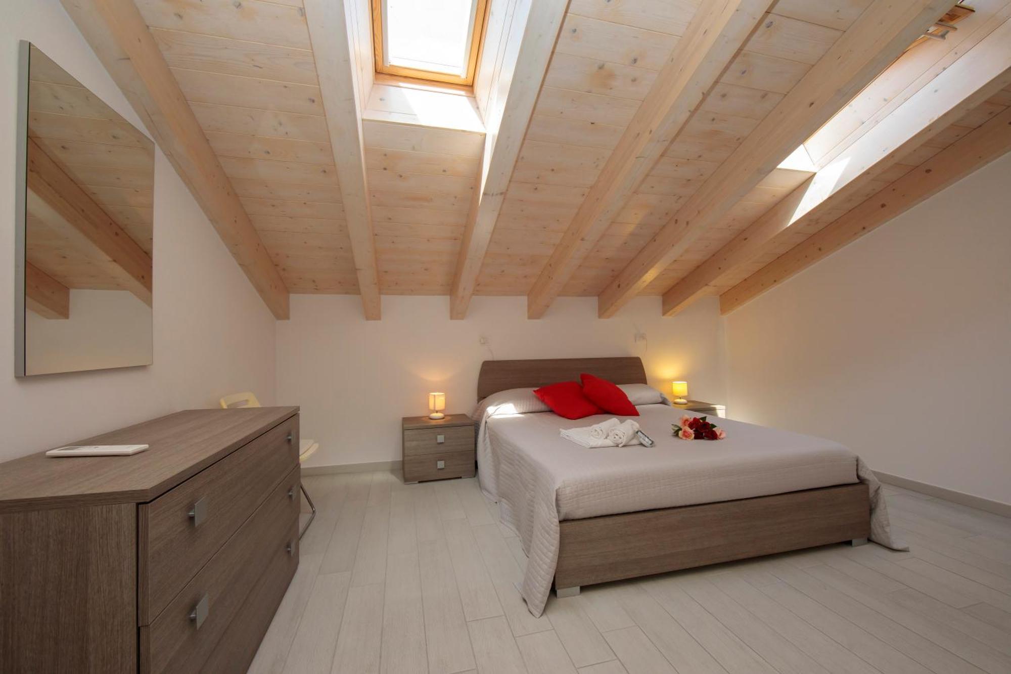 Silver Lake Apartment - Happy Rentals Angera Buitenkant foto