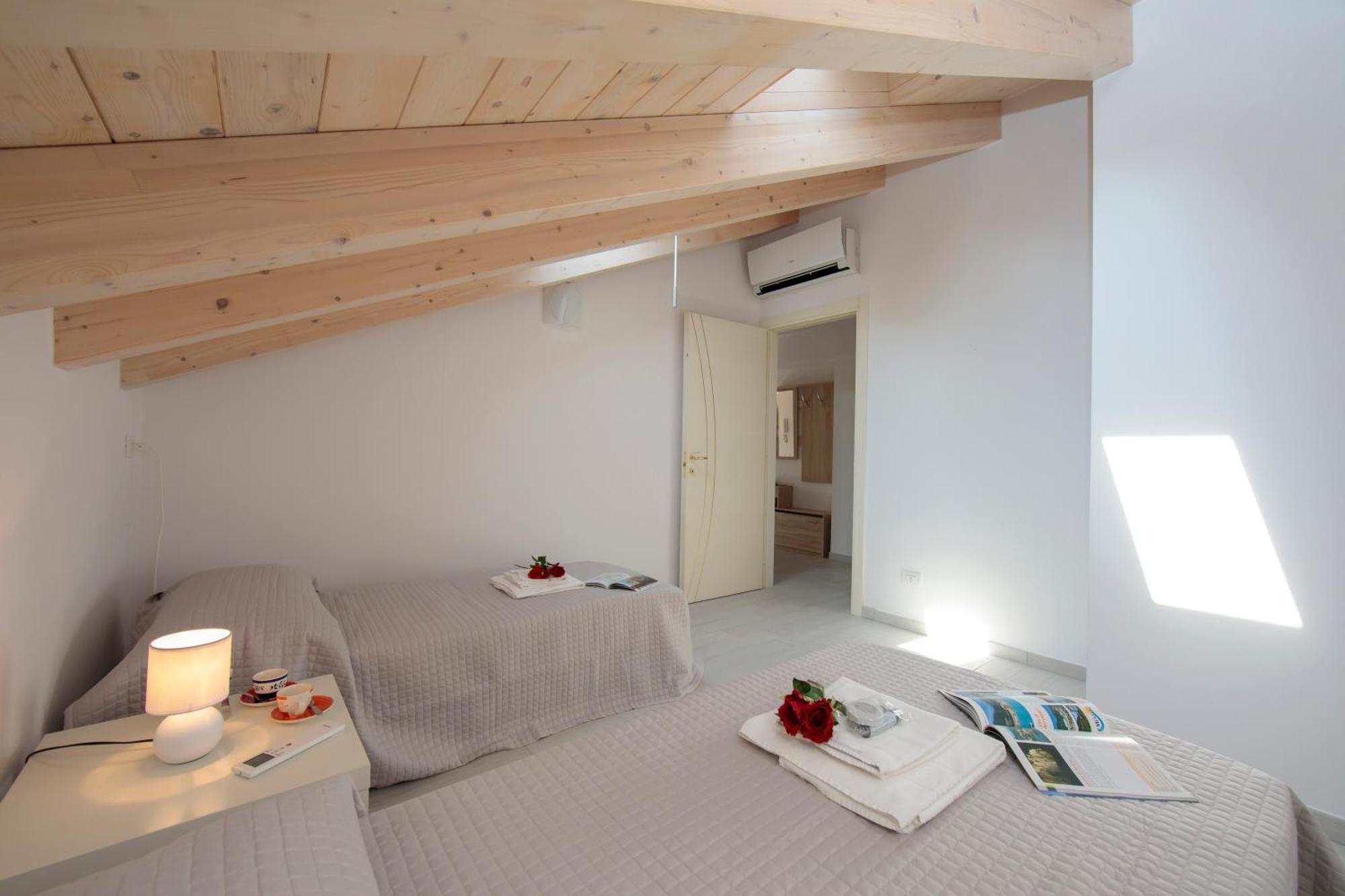 Silver Lake Apartment - Happy Rentals Angera Buitenkant foto