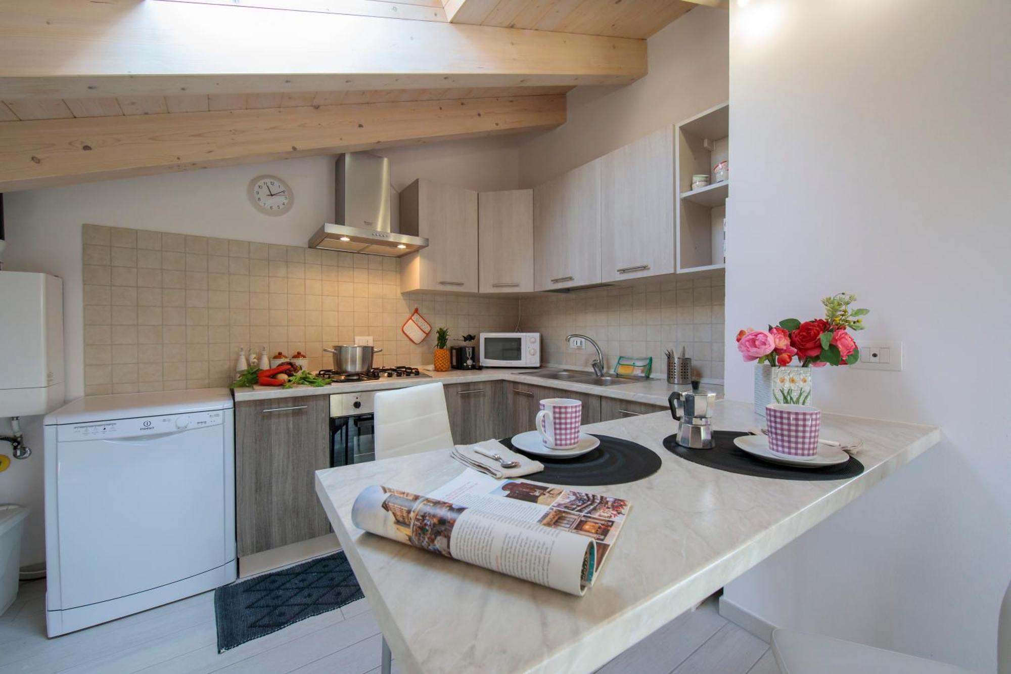 Silver Lake Apartment - Happy Rentals Angera Buitenkant foto