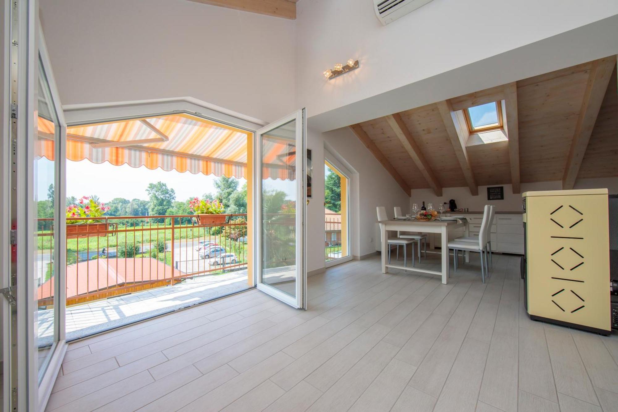 Silver Lake Apartment - Happy Rentals Angera Buitenkant foto