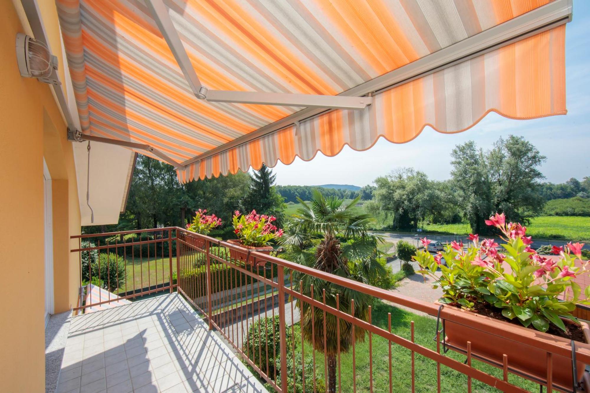 Silver Lake Apartment - Happy Rentals Angera Buitenkant foto