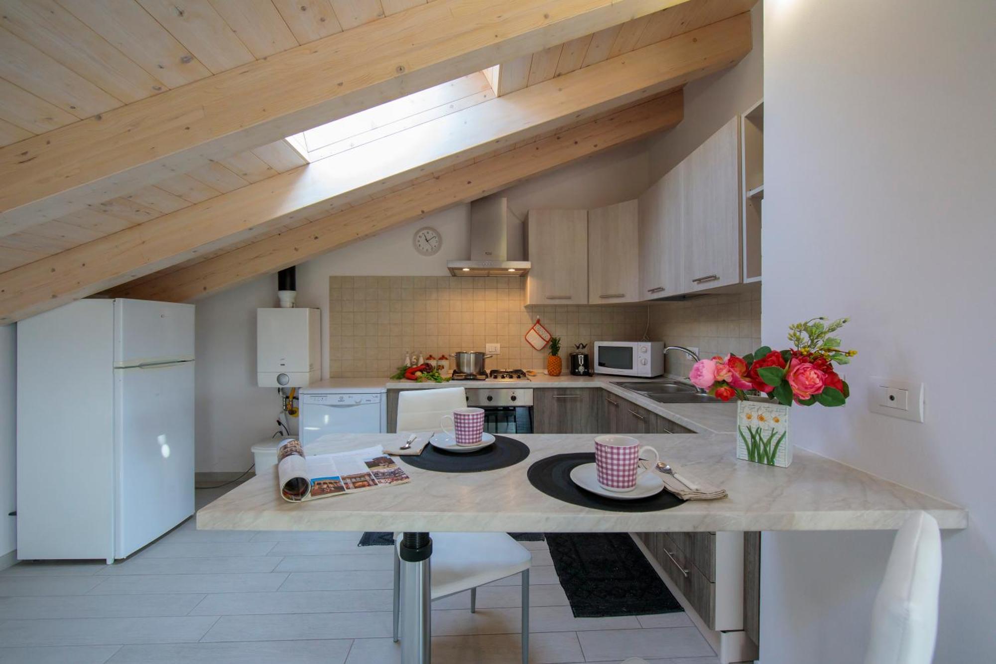 Silver Lake Apartment - Happy Rentals Angera Buitenkant foto