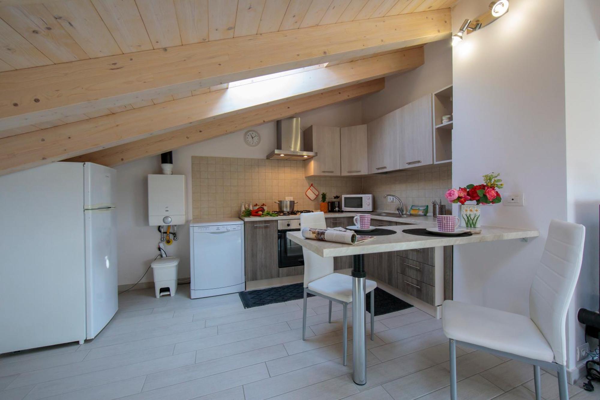 Silver Lake Apartment - Happy Rentals Angera Buitenkant foto