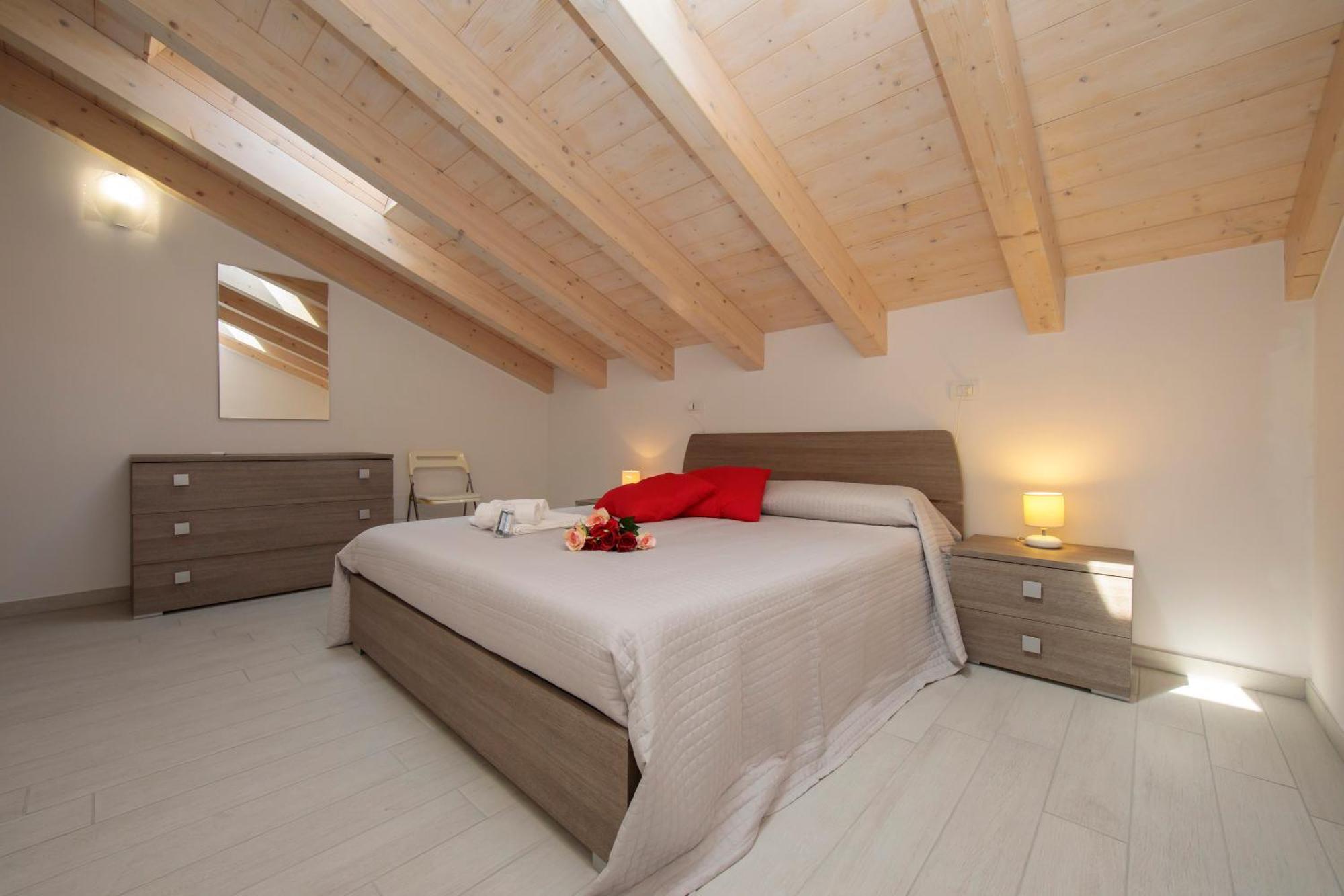 Silver Lake Apartment - Happy Rentals Angera Buitenkant foto